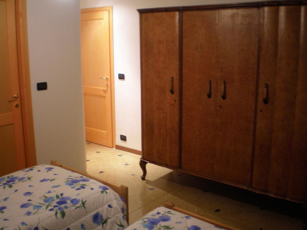 Bed And Breakfast Arcobaleno Bolonha Quarto foto